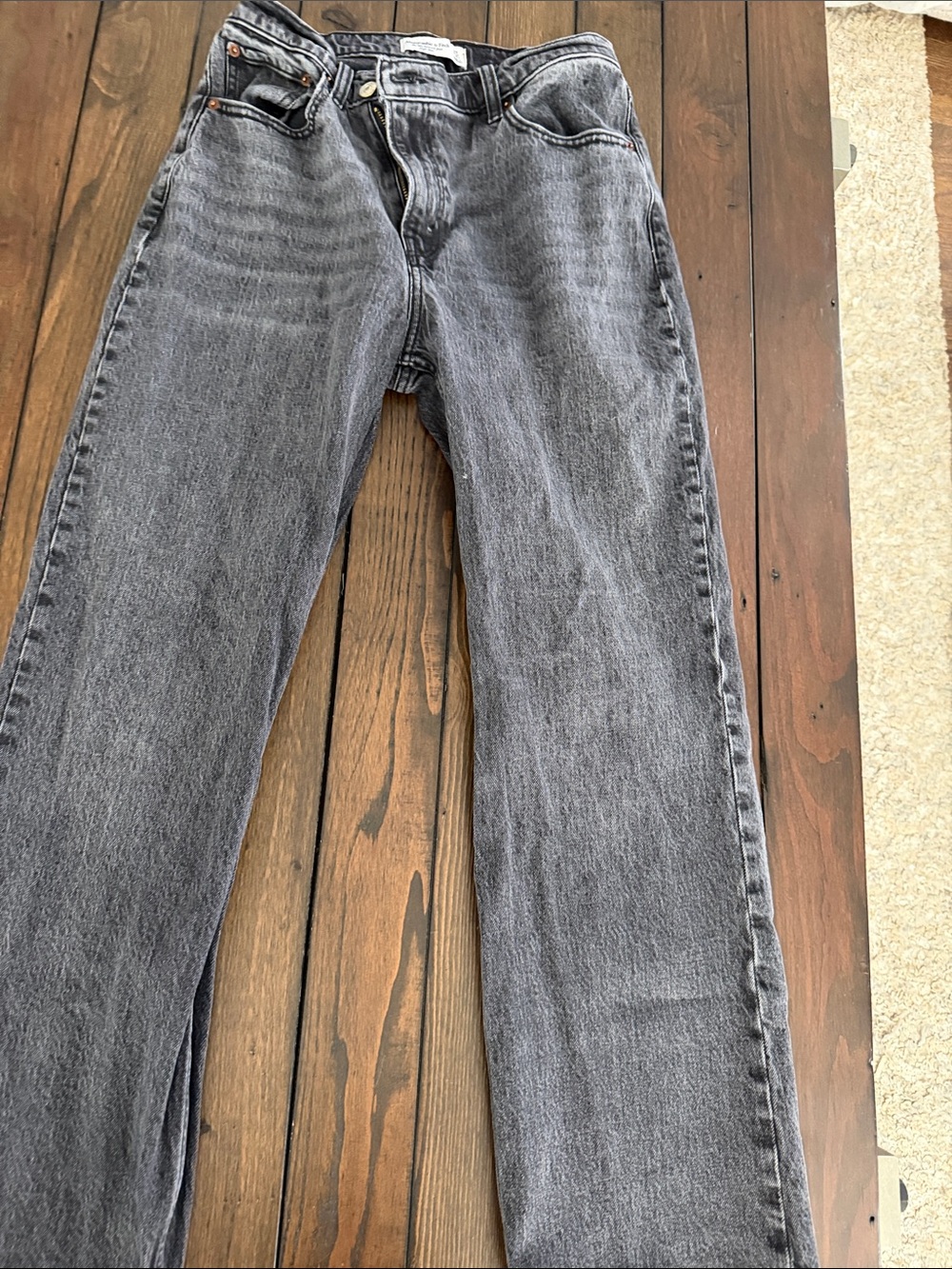 Abercrombie & Fitch The 90s High Rise Straight Leg Curvy Love Jeans Gray Size 4